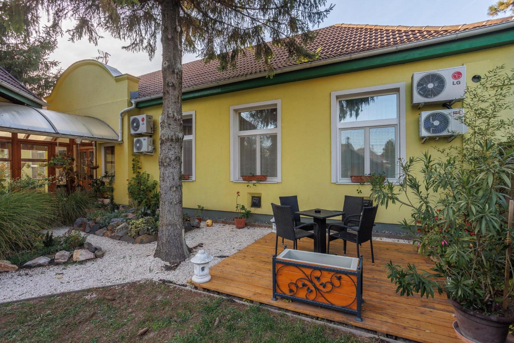 Bed and Breakfast Harang Panzio à Gyomaendrőd Extérieur photo